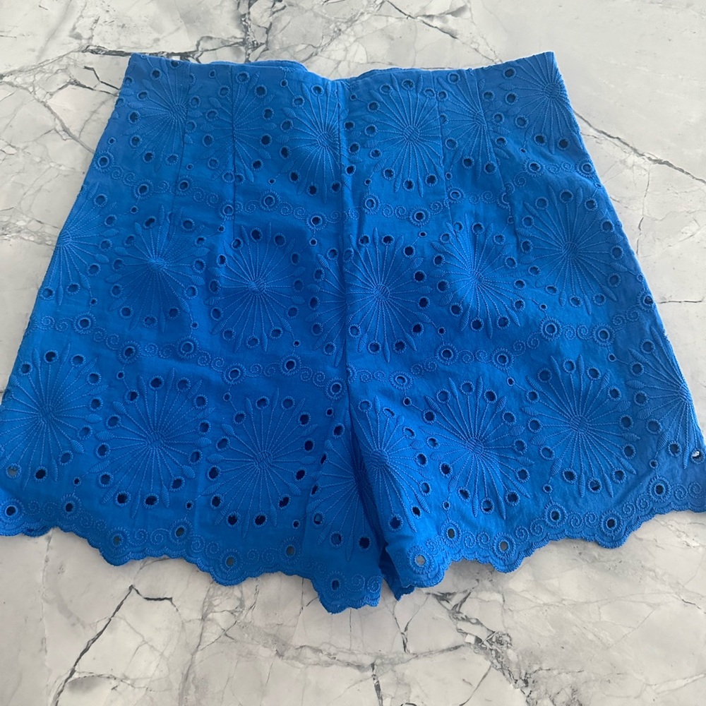 EUC Zara eyelet high rise short size XS